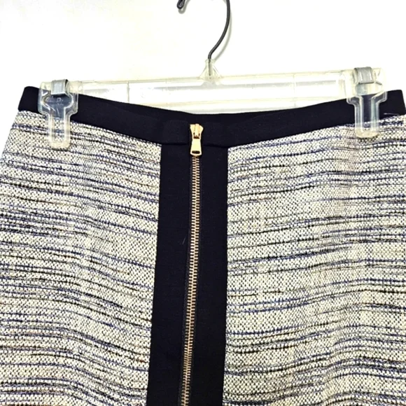 Ann Taylor Mini  Skirt Women's Size 2P - Picture 3 of 12